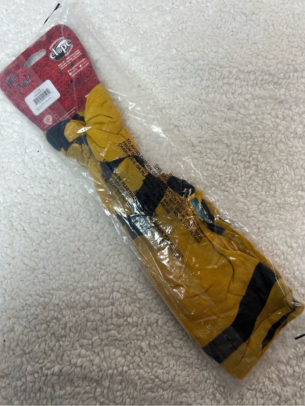 Elope Warner Bros. Harry Potter Hufflepuff Lightweight Costume Scarf - Picture 2 of 7